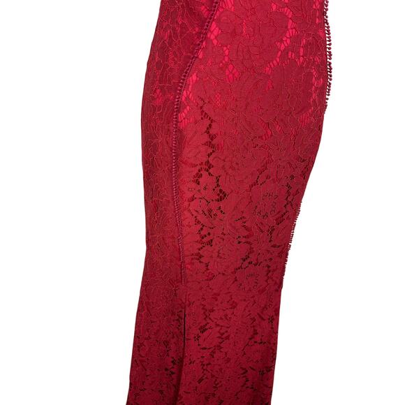 Elegant Red Lace Maxi Dress - Picture 5 of 7